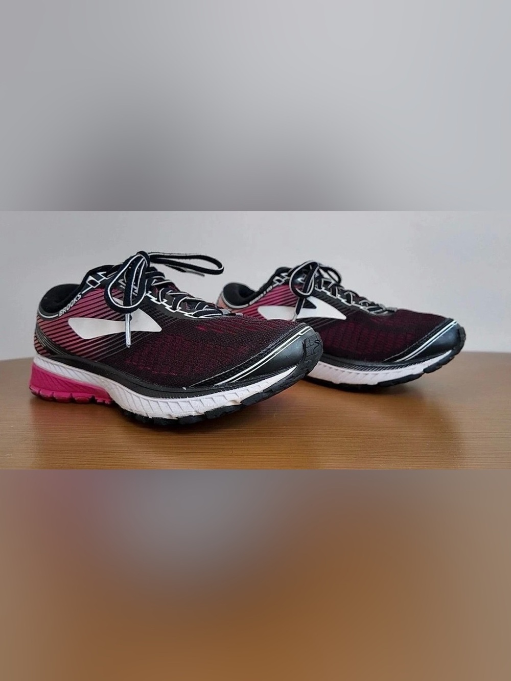 Brooks Ghost 10 Women's Running Shoes Black Pink White US Size 8.5